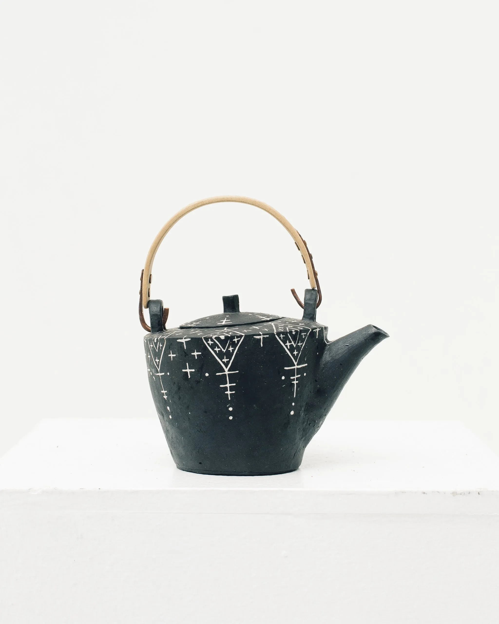 Ayame Bullock Black Mudcloth Teapot, Wood Handle