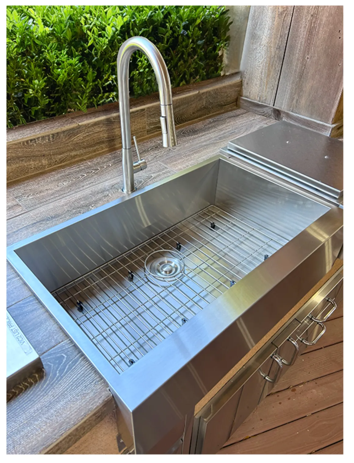 RCS Gas Grills - Stainless Farmhouse Sink & Faucet - RSNK3A